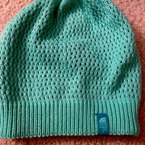 COPY - North face women’s reversible beanie in aqua